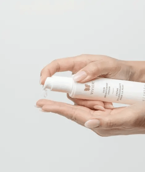 vivier spray bottle testing on fingers